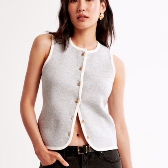 Abercrombie & Fitch Grey LuxeLoft Gold Button-Up Mara Crewneck Sweater Vest - Picture 1 of 8
